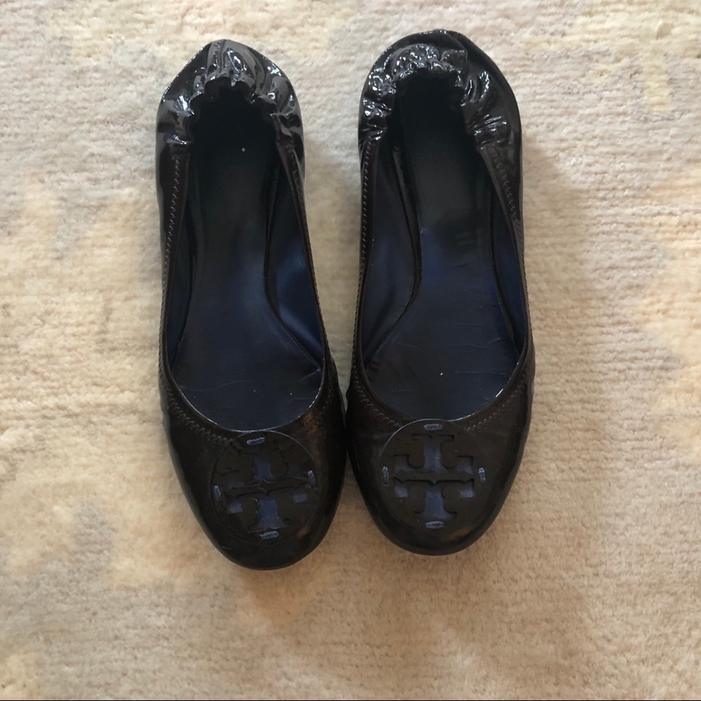 Dark brown and blue patent leather Reva flats